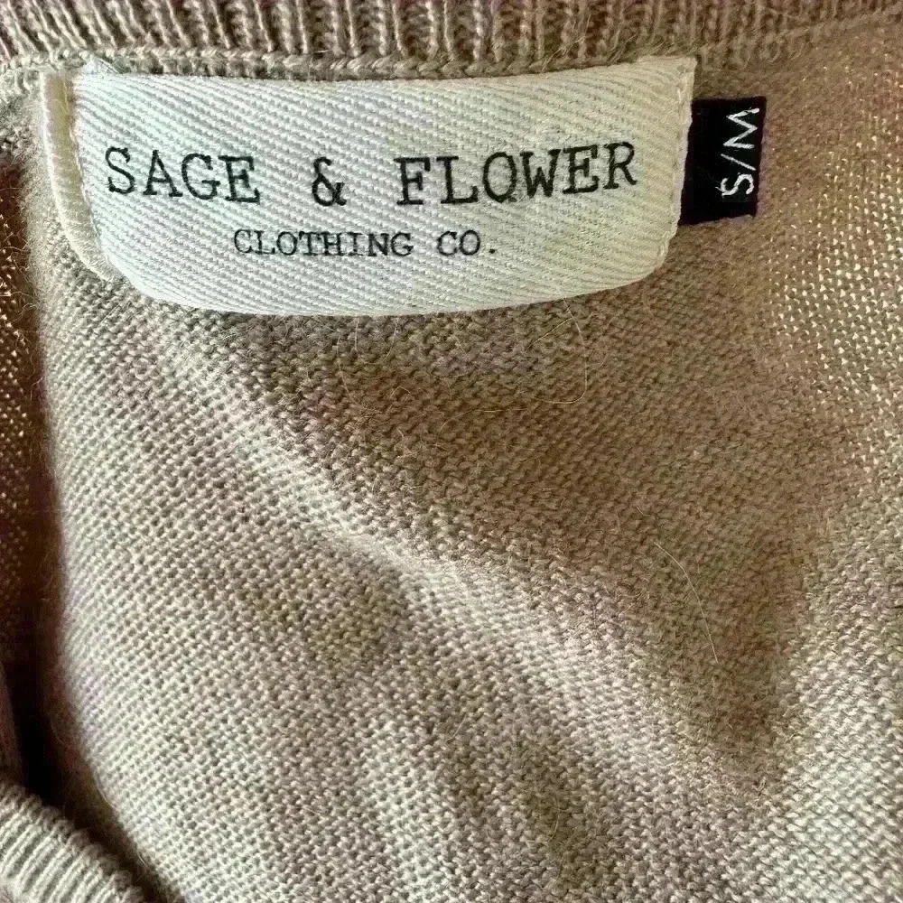Sage & Flower Oversized Fringe Sweater Long Sleeve Beige/Tan wool S/M - EUC - Picture 2 of 8